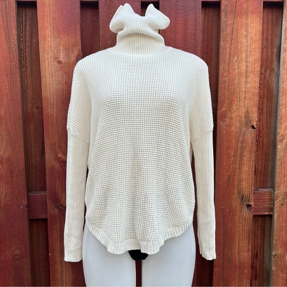 Michael Kors Cream Waffle Knit Turtleneck High Low Sweater Size XS